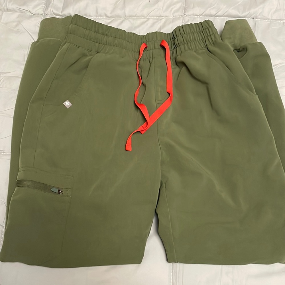 Figs Jogger Scrubs